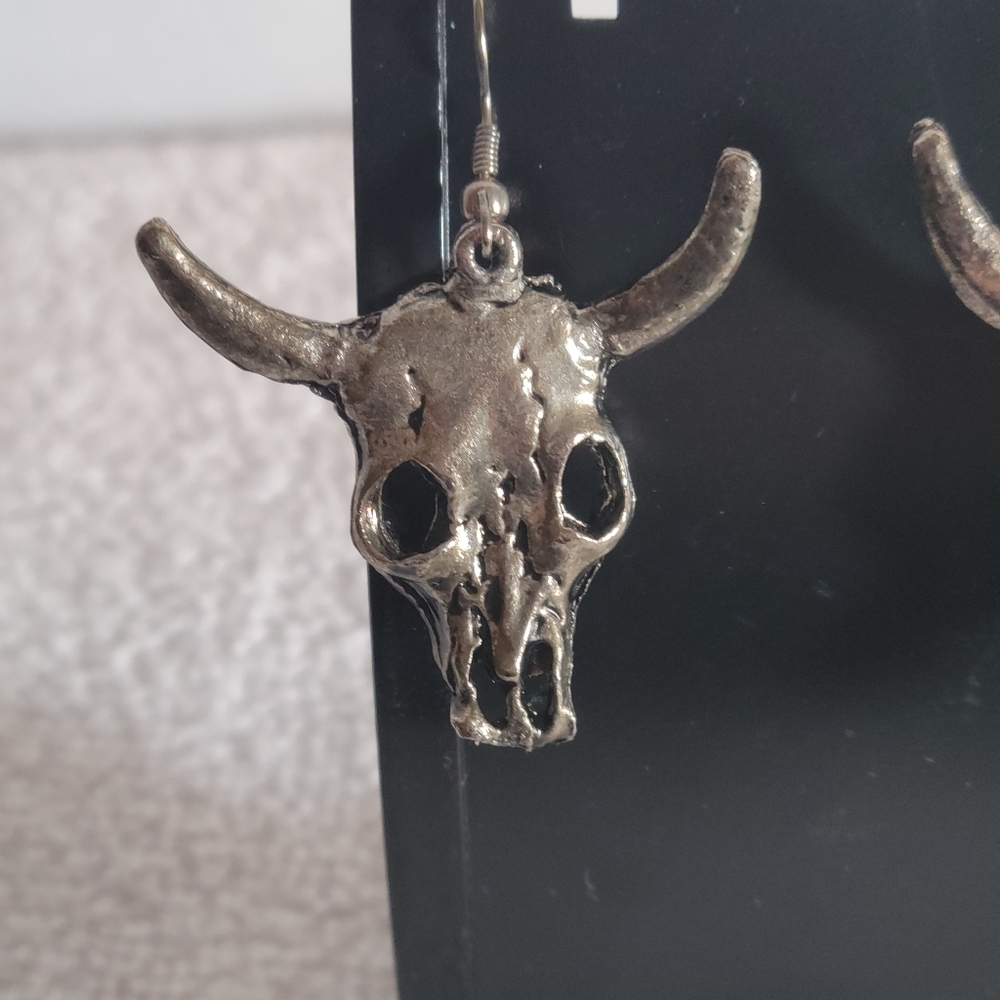 Vintage Steer Skull Earrings - Picture 6 of 10